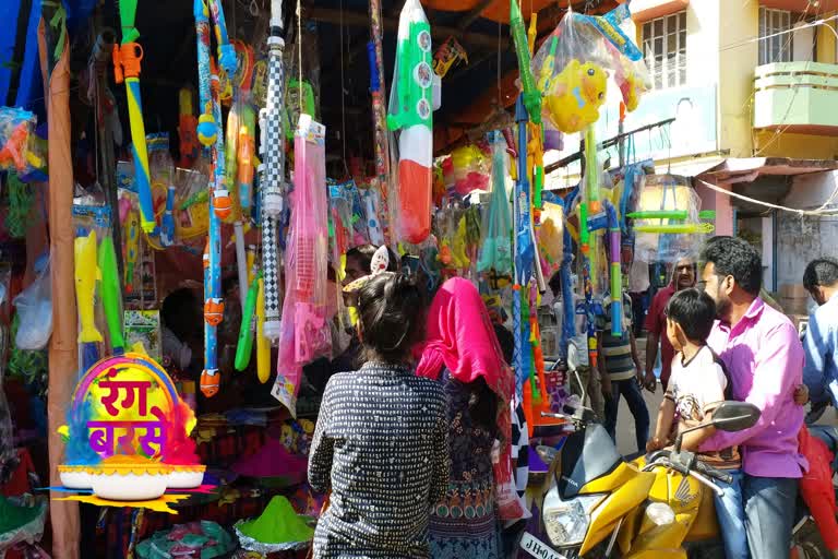 Holi boom in Dumka market