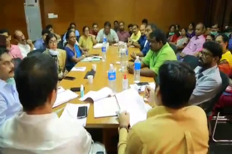 Covid 19 kerala latest news  Covid 19 kerala  Kalamassery Medical College  Emergency meeting at Kalamassery  കൊവിഡ് 19  കേരള കൊവിഡ് 19  അടിയന്തര യോഗം  കളമശ്ശേരി മെഡിക്കൽ കോളജ്  എറണാകുളം