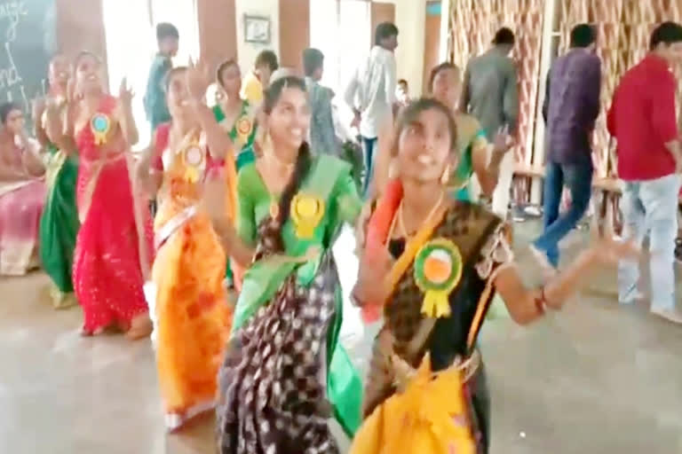 Students say goodbye Impressive dance at khammam district
