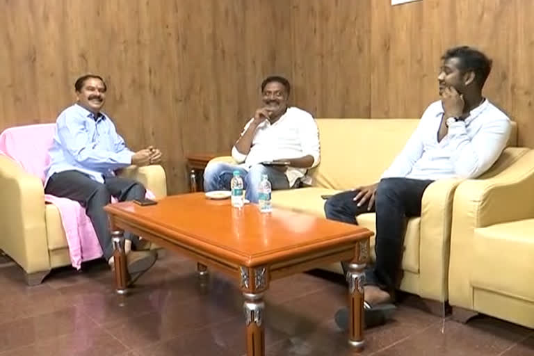 cine-actor-prakash-raj-speaks-abou-rahul-sipligunj-pub-issue