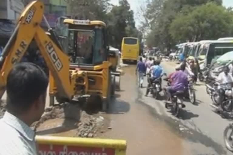 வீணாகும் லட்சக்கணக்கான லிட்டர் குடிநீர்