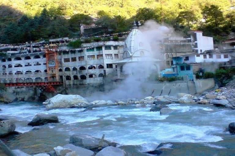 young man died due to drowning in Manikaran