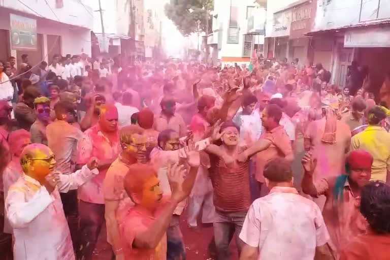 marvadie's holi celebrations in hyderabad bhegam bazar