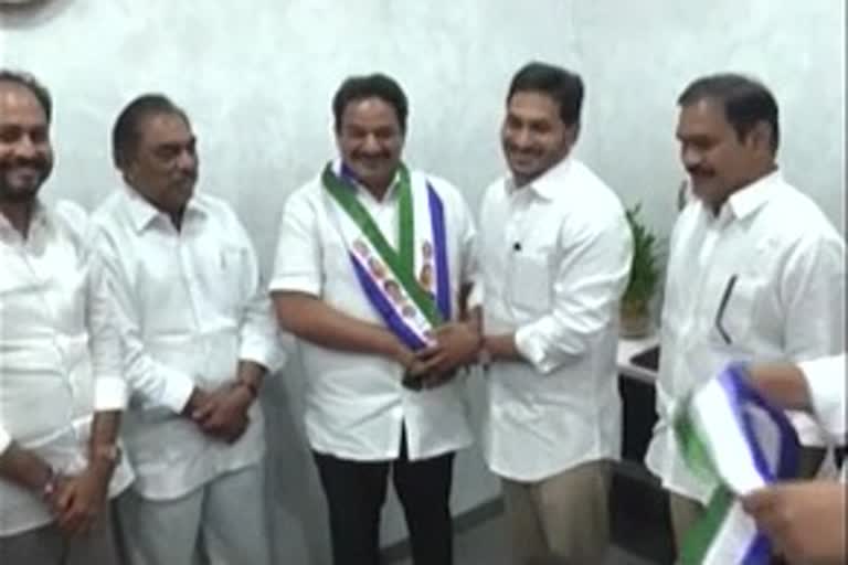 kadiri babu rao joined ysrcp