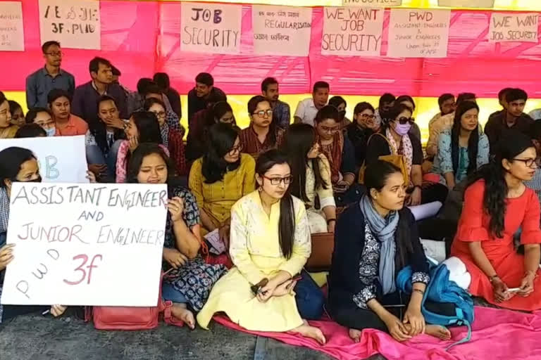 Protest by PWD Engineer at lastgate guwahati assam etv bharat news