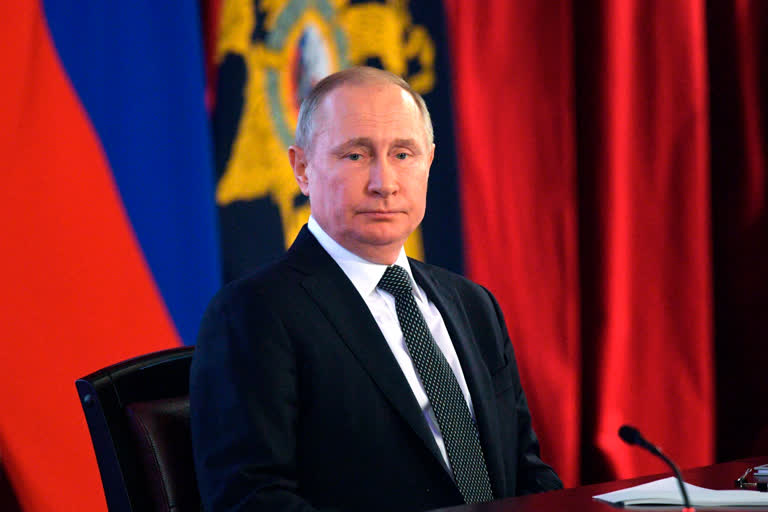 Putin says Russian economy will emerge 'stronger' from turbulence