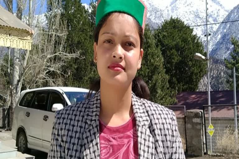 first woman to have highest number of vehicle licenses in Himachal