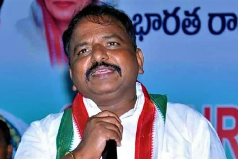 అధికార పార్టీ ఆగడాలు పెచ్చుమీరిపోతున్నాయి