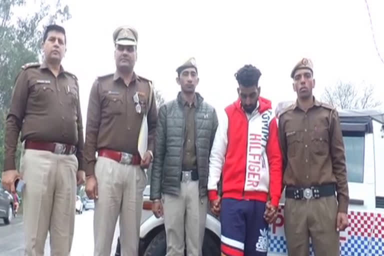 Police caught snatcher during blockade in Ambala