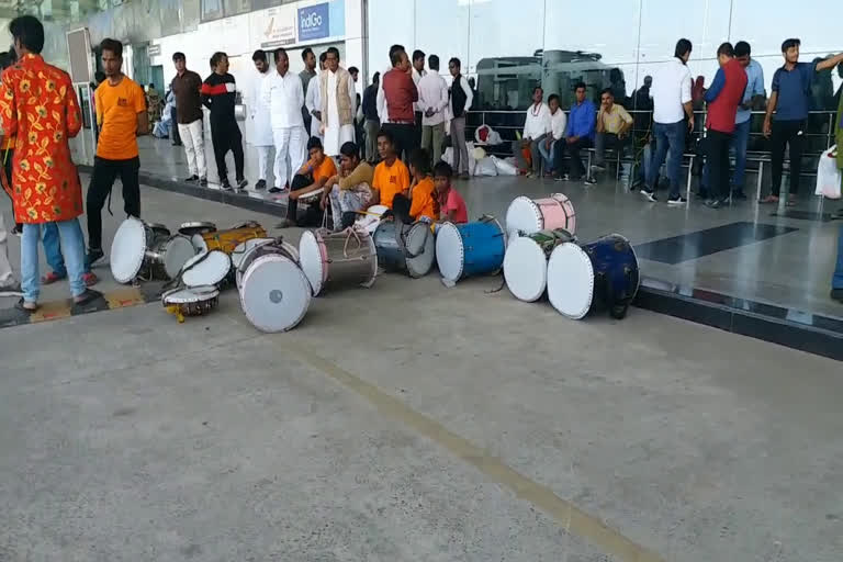 preparations-done-to-welcome-jyotiraditya-scindia-at-rajabhoj-airport-of-bhopal