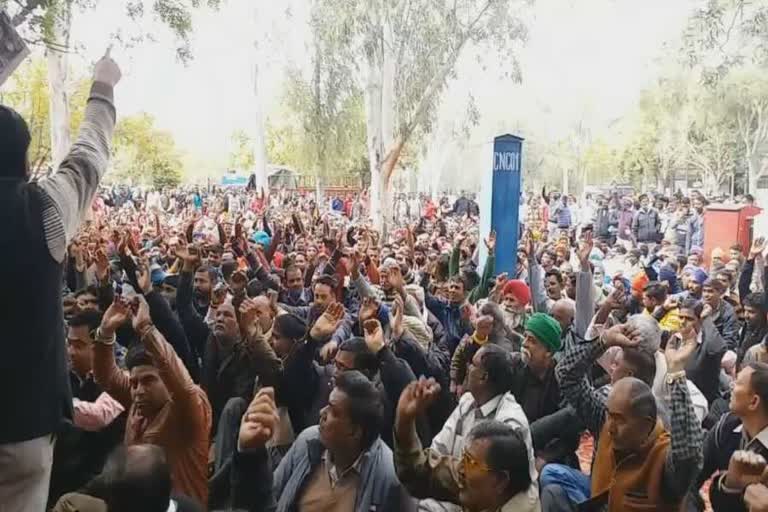 municipal employees protest in chandigarh