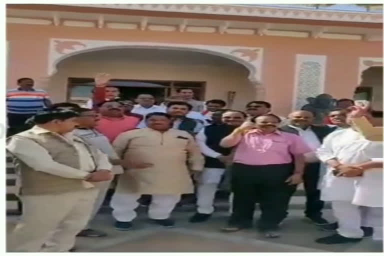 mla-harilal-alawa-shared-video-on-social-media-of-mlas-doing-fun-at-buena-vista-resort-of-jaipur