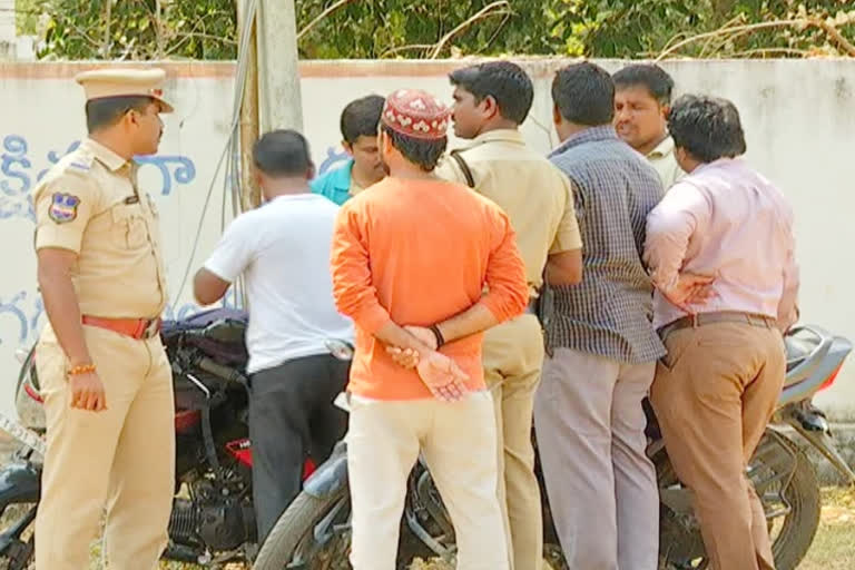 mahabubnagar lorry accident at jadcherla