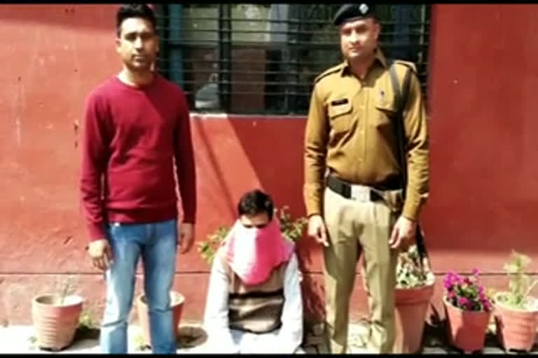 पुलिस के हत्थे चढ़ा बैटरी चोर