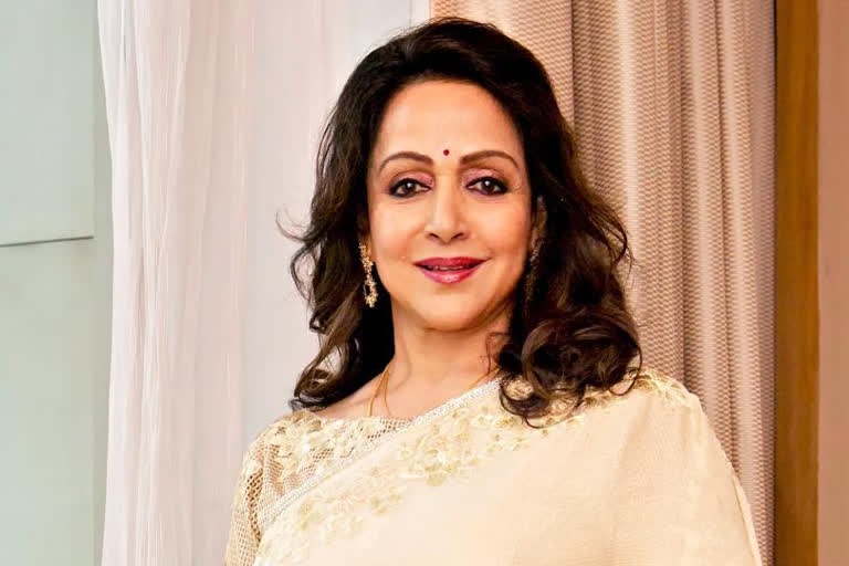 Hema Malini, Hema Malini news, Hema Malini updates, Hema Malini cautions against overseas travel, हेमा मालिनी, हेमा मालिनी ने कोरोना वायरस से सुरक्षित रहने को कहा