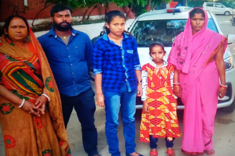 chanakyapuri police handed 2 girls to their family missing from bihar in delhi