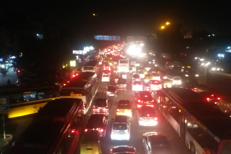 Shaheen Bagh demonstration leads to long jam on Ring Road