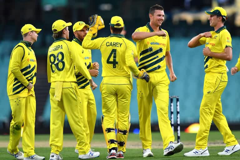 1st-odi-australia-beat-new-zealand-by-71-runs-in-empty-scg