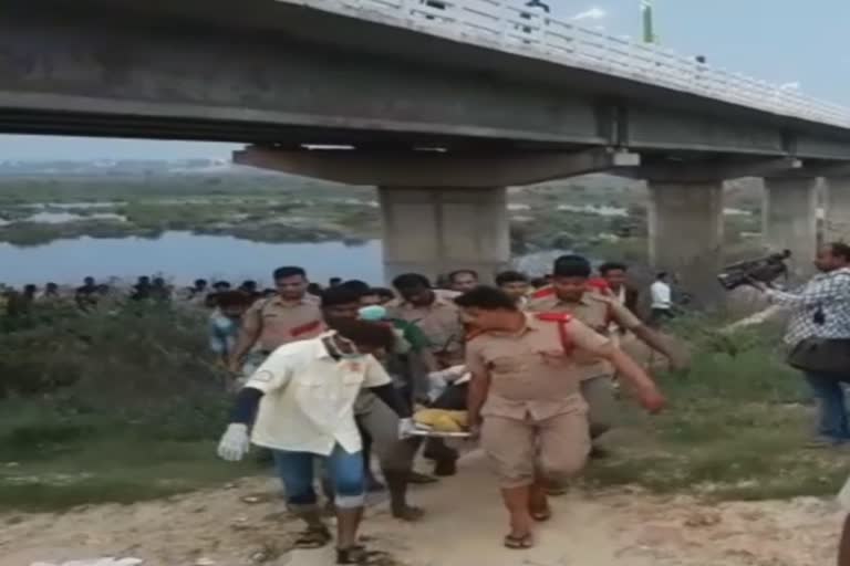 fearing-the-beating-thief-jumped-down-the-bridge-in-sambalpur