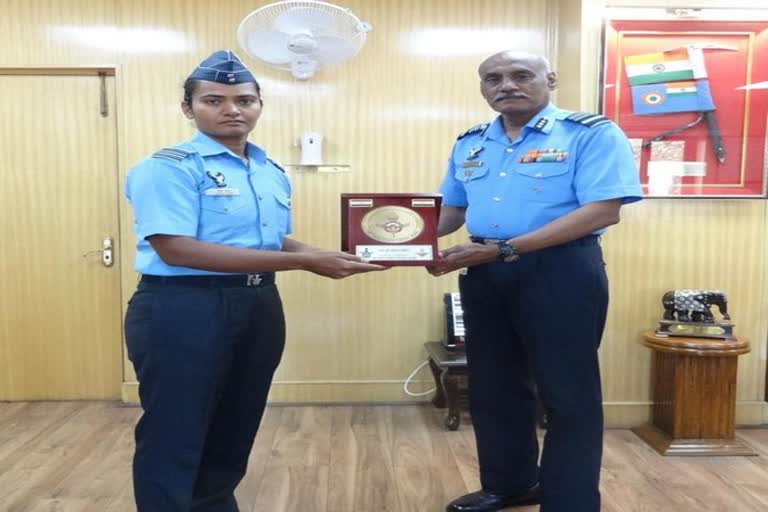 iaf-felicitates-shikha-pandey-for-stellar-performance-in-womens