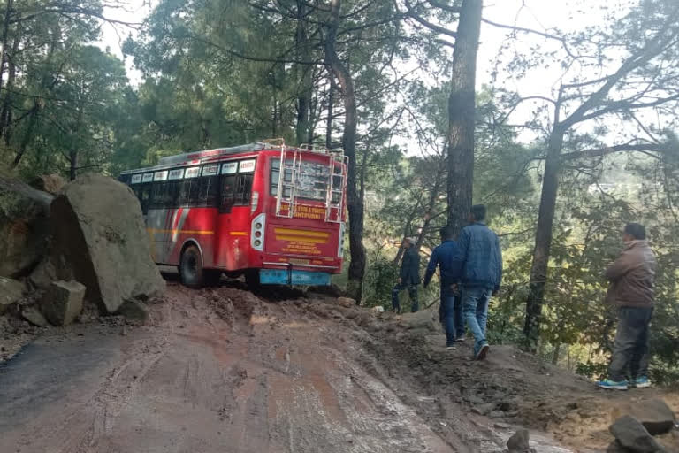 landslide in jwalamukhi kangra