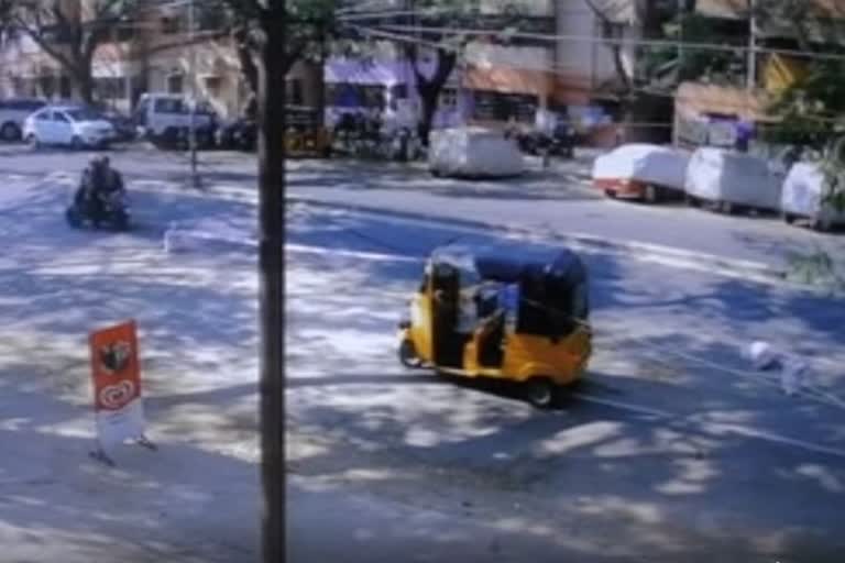 due to heart attack auto driver died while driving