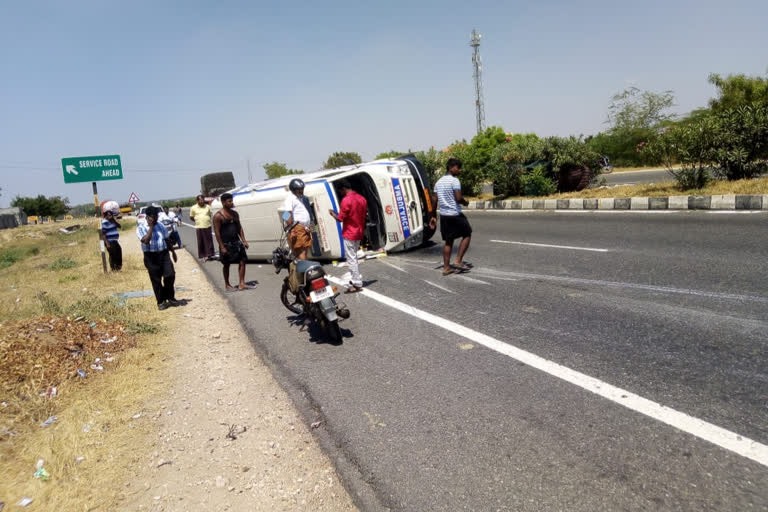 ambulance accident in karur