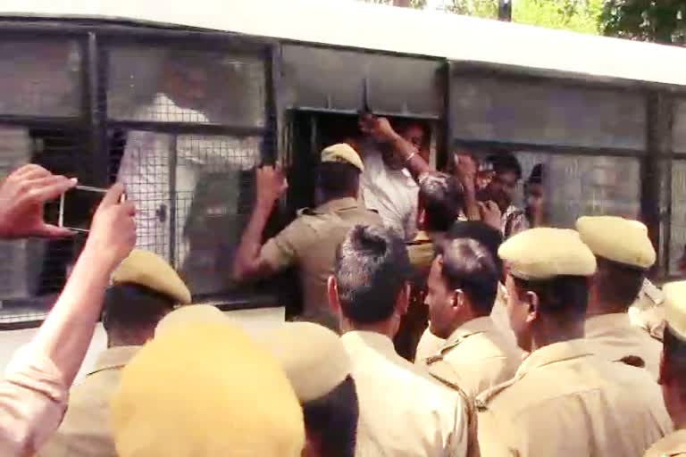 youth congress men Batoned by police in kanyakumari