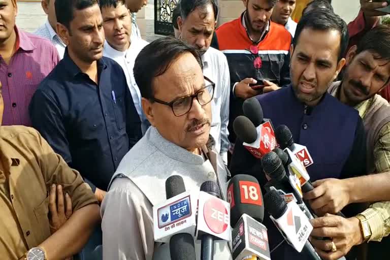 doctor mahesh joshi, rajasthan news, राजस्थान की खबर, fencing of MLAs in Jaipur, जयपुर विधायकों की बाड़ेबंदी