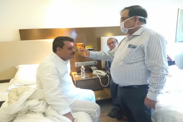 in-order-to-test-corona-in-mla-medical-team-reaches-hotel-marriot