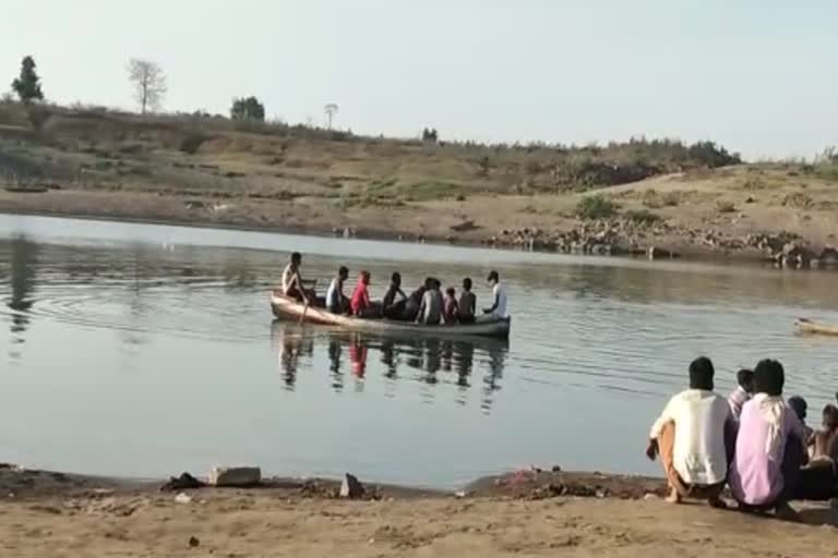 A youth drowned in the Narmada River