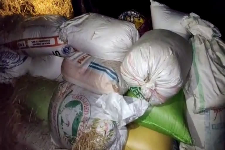 police catch ration rice at gopal raopeta in jagityala district