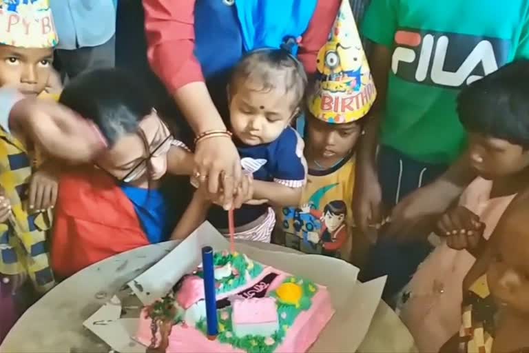 On the birthday of Shoukin, the children of Chandannagar brickfield smile in their eyes