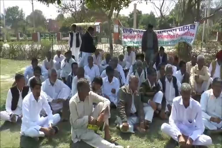 farmers protest in sirsa mini secretariat