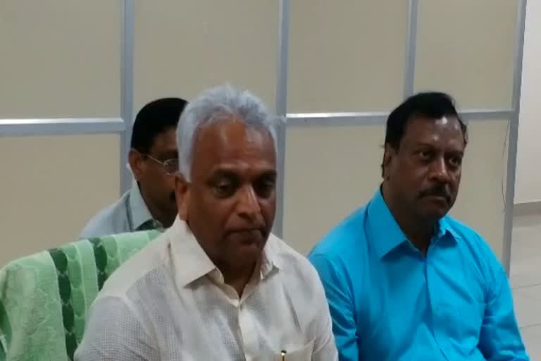 pondicherry health minister addressing press