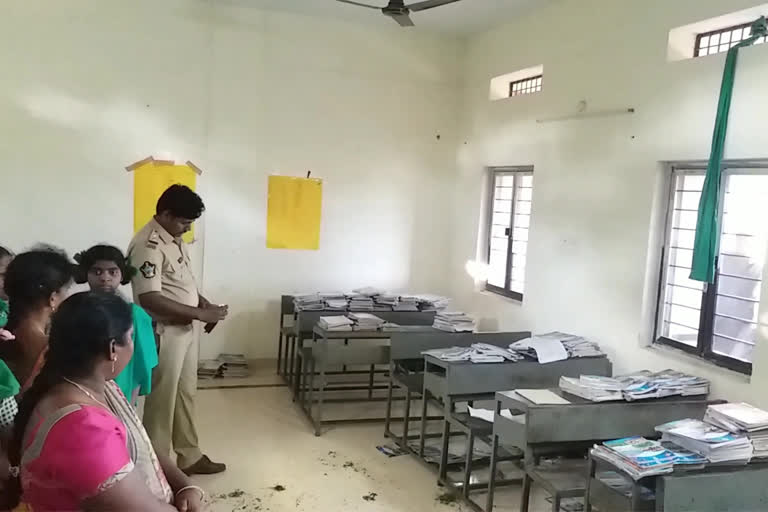 student commits suicide