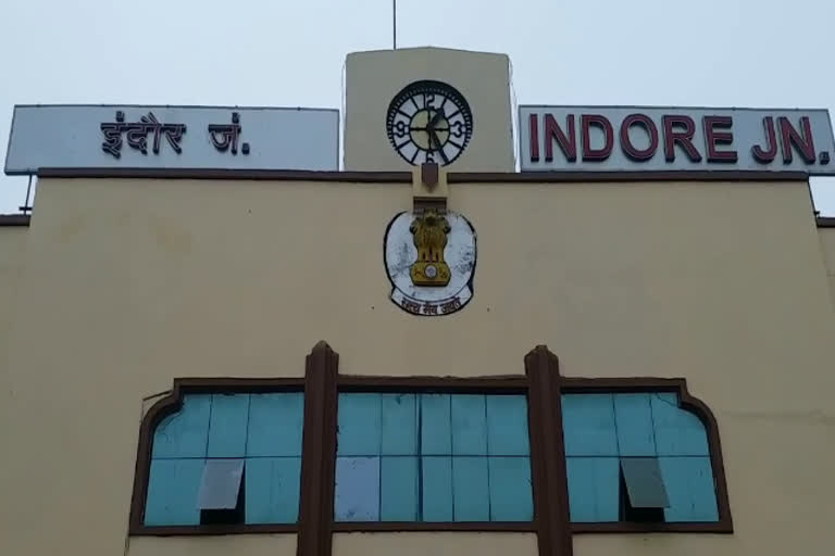 Vigilance at Indore railway station regarding Corona