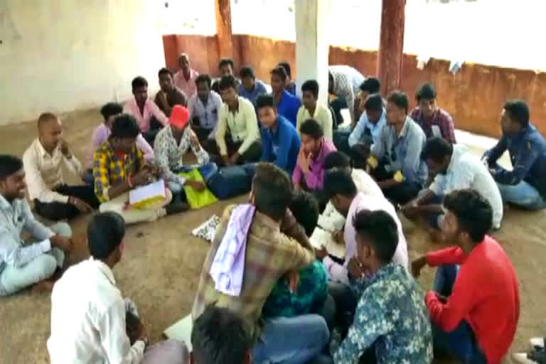 2 thousand jobless cheated by fraudulent job in gariaband