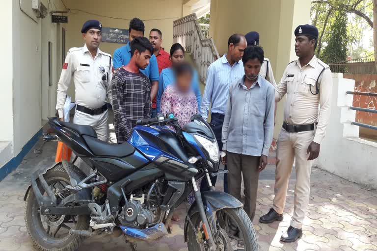 Mother and son commit theft incident to take bike in Bilaspur