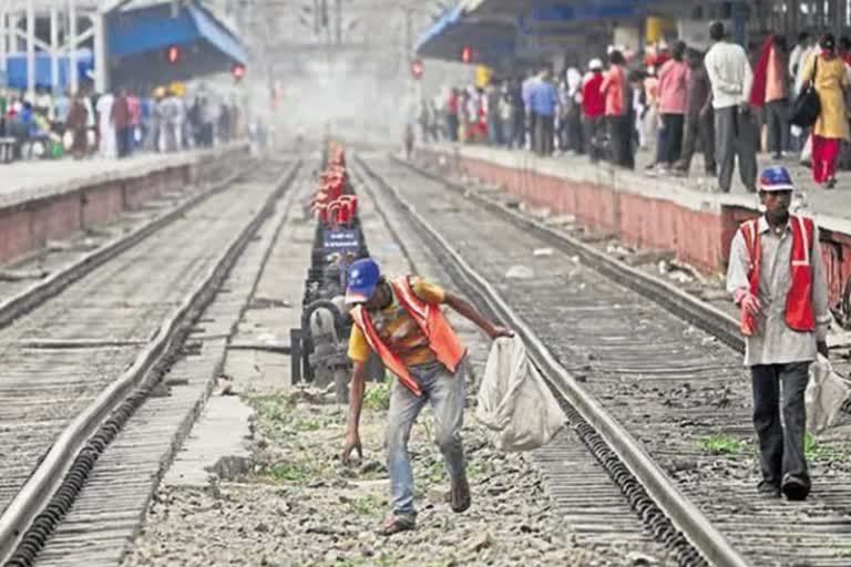 cleaning workers in palghar