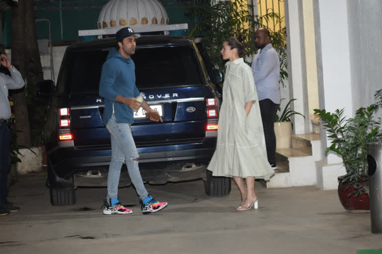 Ranbir Kapoor go missing on Alia Bhatt's birthday, Ranbir Kapoor, Ranbir Kapoor news, alia bhatt, आलिया भट्ट, रणबीर कपूर