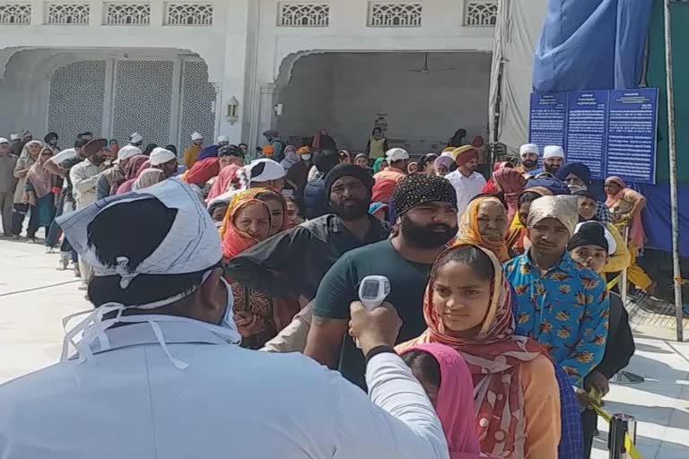 creening begins outside Sri Harmandir Sahib