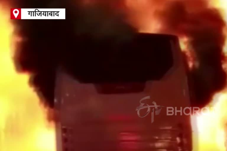 Passengers saved lives by jumping into the fire of a moving bus of Rajasthan Roadways