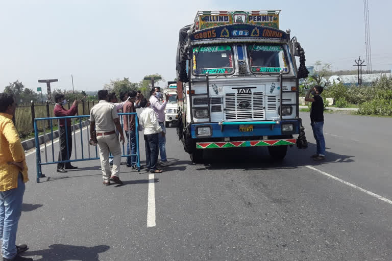 medical team at asansol duburdi check post