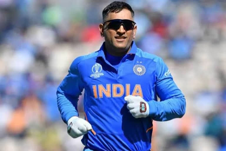 wasim jaffer support ms dhoni says that if he is fit then it is hit for team india india