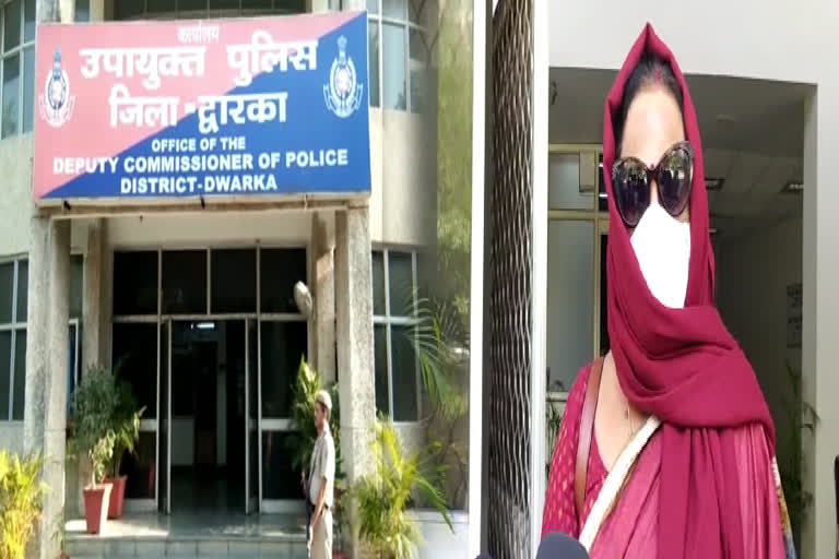 2 crooks snatched chain from woman at dwarka in delhi