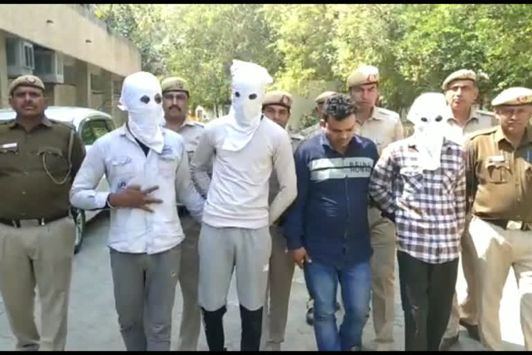 Three miscreants arrested for robbery in dwarka delhi