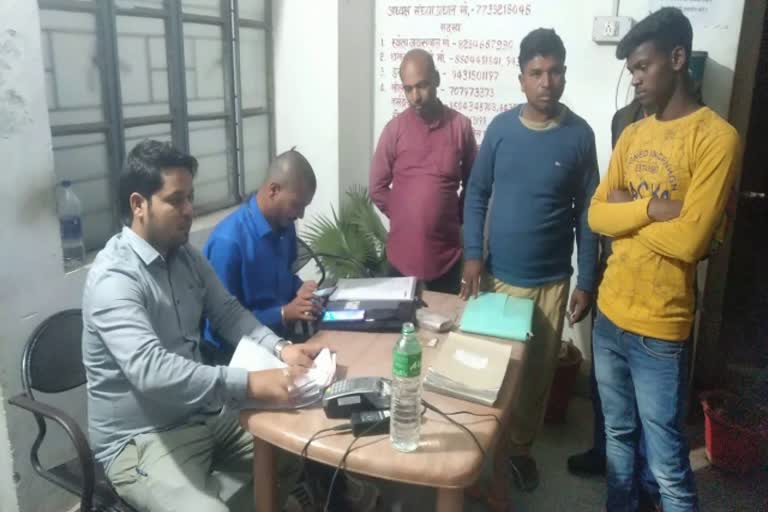 District Transport Officer Amit Kumar seized 40 hiva under vehicle check operation in chatra