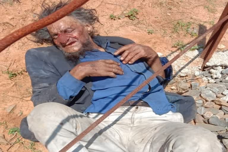 Old man injured after falling from train in simdega