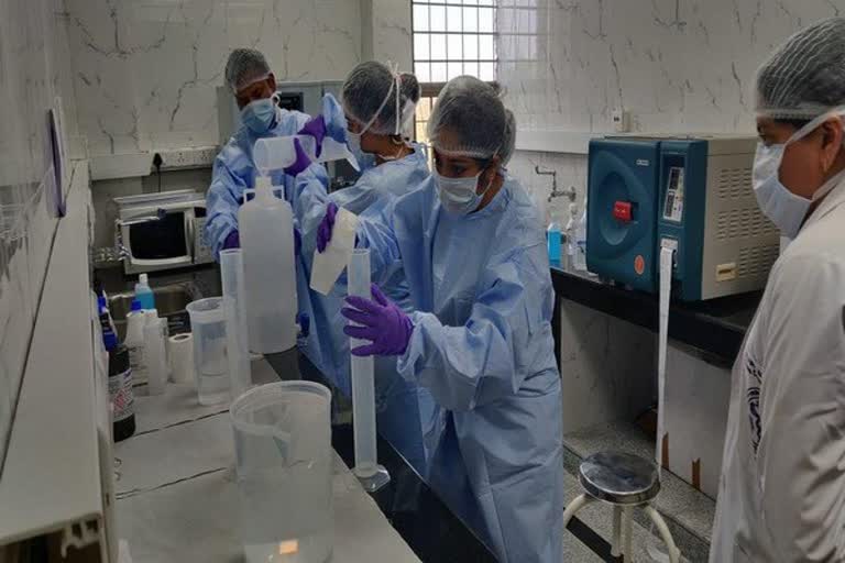 aiims doctor use self made hand sanitizer and plastic mask